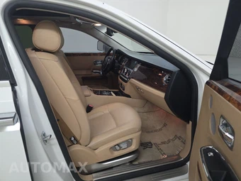 2010 Rolls-Royce Ghost – miniatura 8