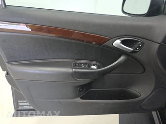 2010 Saab 9-3 Sedan - miniatura 9