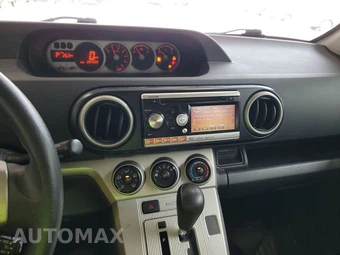 2010 Scion xB - miniatura 11