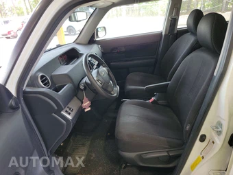 2010 Scion xB - miniatura 7