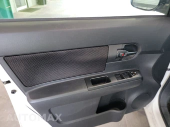 2010 Scion xB - miniatura 9