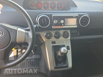 2010 Scion xB – miniatura 11