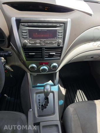 2010 Subaru Forester 2.5X Limited – miniatura 7