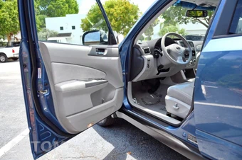 2010 Subaru Forester 2.5X Limited - miniatura 17