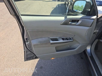 2010 Subaru Forester 2.5X Premium w/All Weather Pkg – miniatura 9