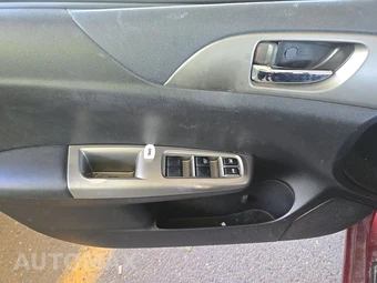 2010 Subaru Impreza 5-Door 2.5i Hatchback – miniatura 9