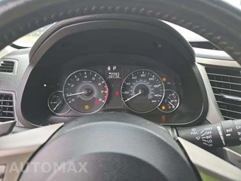 2010 Subaru Outback 2.5i Limited w/Power Moonroof - miniatura 6
