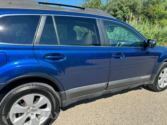 2010 Subaru Outback 2.5i Limited w/Power Moonroof - miniatura 25