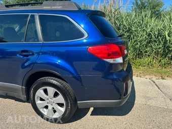 2010 Subaru Outback 2.5i Limited w/Power Moonroof - miniatura 5