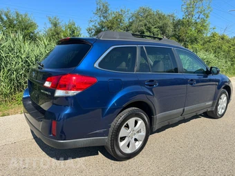 2010 Subaru Outback 2.5i Limited w/Power Moonroof - miniatura 51