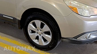 2010 Subaru Outback 2.5i Limited w/Power Moonroof & Navigation – miniatura 8