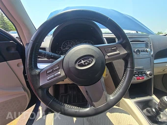2010 Subaru Outback 2.5i Premium w/All Weather Pkg & Power Moonroof - miniatura 15