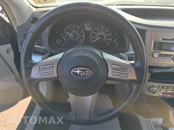 2010 Subaru Outback 2.5i Premium w/All Weather Pkg & Power Moonroof – miniatura 10