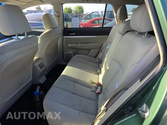 2010 Subaru Outback 2.5i Premium w/All Weather Pkg & Power Moonroof – miniatura 13