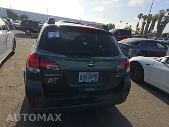2010 Subaru Outback 2.5i Premium w/All Weather Pkg & Power Moonroof – miniatura 5