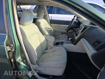 2010 Subaru Outback 2.5i Premium w/All Weather Pkg & Power Moonroof – miniatura 8