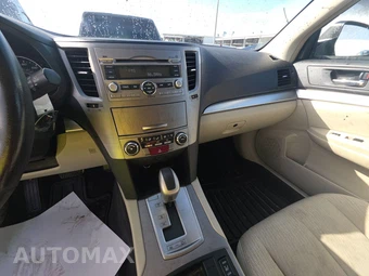2010 Subaru Outback 2.5i Premium w/All Weather Pkg & Power Moonroof - miniatura 11