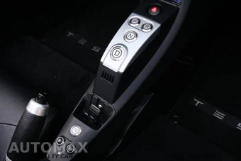 2010 Tesla Roadster - miniatura 25