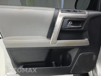 2010 Toyota 4Runner SR5 - miniatura 9