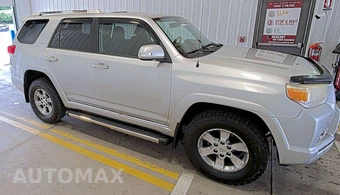 2010 Toyota 4Runner SR5 - miniatura 3