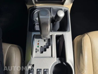 2010 Toyota 4Runner SR5 - miniatura 71