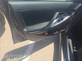 2010 Toyota Camry – miniatura 9