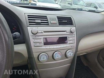 2010 Toyota Camry – miniatura 10