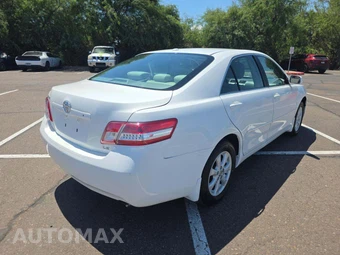 2010 Toyota Camry – miniatura 3