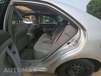 2010 Toyota Camry LE - miniatura 10