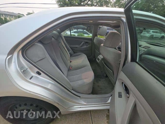 2010 Toyota Camry LE - miniatura 13