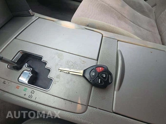 2010 Toyota Camry LE - miniatura 5