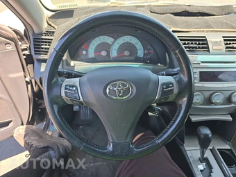 2010 Toyota Camry LE - miniatura 10