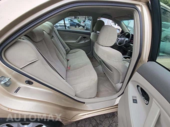 2010 Toyota Camry LE - miniatura 16