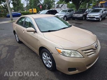 2010 Toyota Camry LE - miniatura 4
