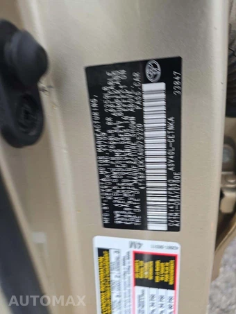 2010 Toyota Camry LE - miniatura 5