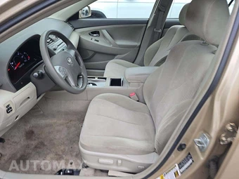 2010 Toyota Camry LE - miniatura 6