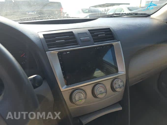 2010 Toyota Camry LE - miniatura 11