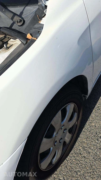 2010 Toyota Camry LE - miniatura 18