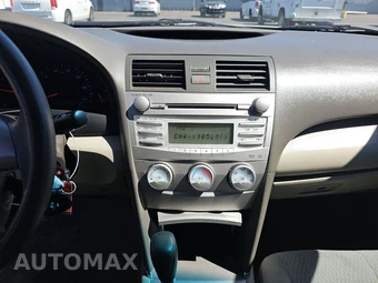 2010 Toyota Camry LE – miniatura 11