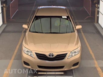2010 Toyota Camry LE – miniatura 2