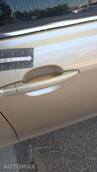 2010 Toyota Camry LE – miniatura 32