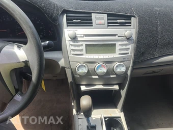 2010 Toyota Camry LE – miniatura 11