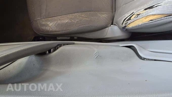 2010 Toyota Camry LE – miniatura 19
