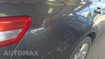 2010 Toyota Camry LE – miniatura 25