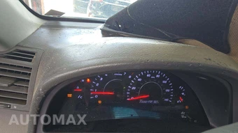 2010 Toyota Camry LE – miniatura 28