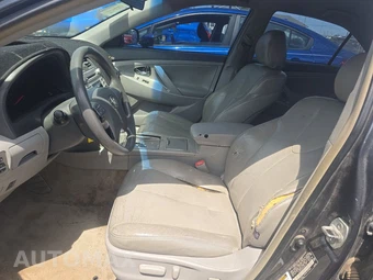 2010 Toyota Camry LE – miniatura 7