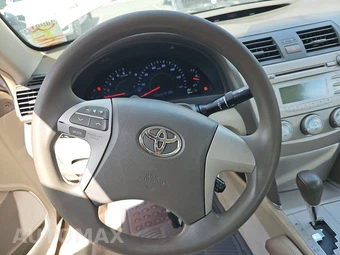 2010 Toyota Camry LE - miniatura 10