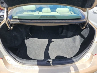 2010 Toyota Camry LE - miniatura 16