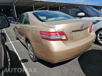 2010 Toyota Camry LE - miniatura 6