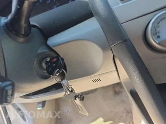 2010 Toyota Camry LE – miniatura 22